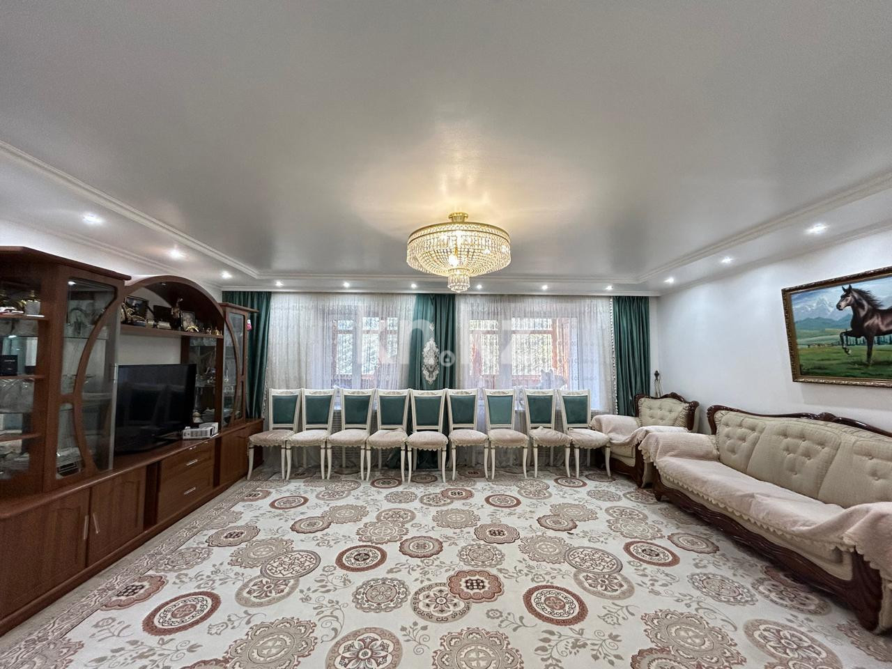 Продажа 5-комнатной квартиры, 107 м², ул. Муканова в Караганде - фото 2