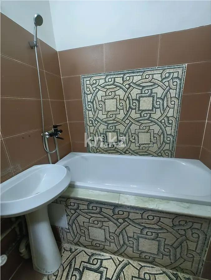 Продажа 2-комнатной квартиры, 55.7 м², 3 мкр., дом  10 в Алматы - фото 4