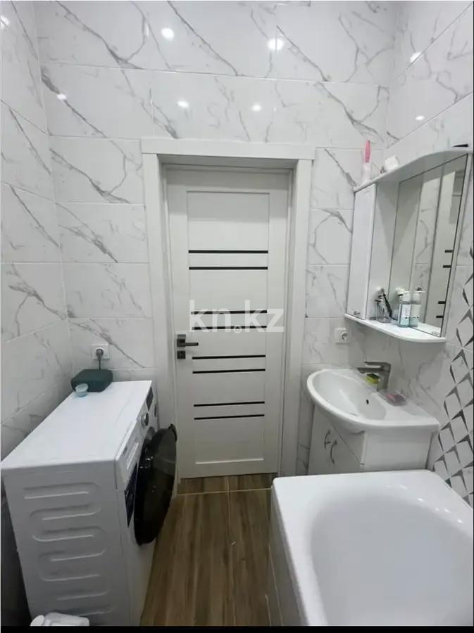 Продажа 1-комнатной квартиры, 40 м², ул. Момышулы, дом  15/2 в Караганде - фото 3