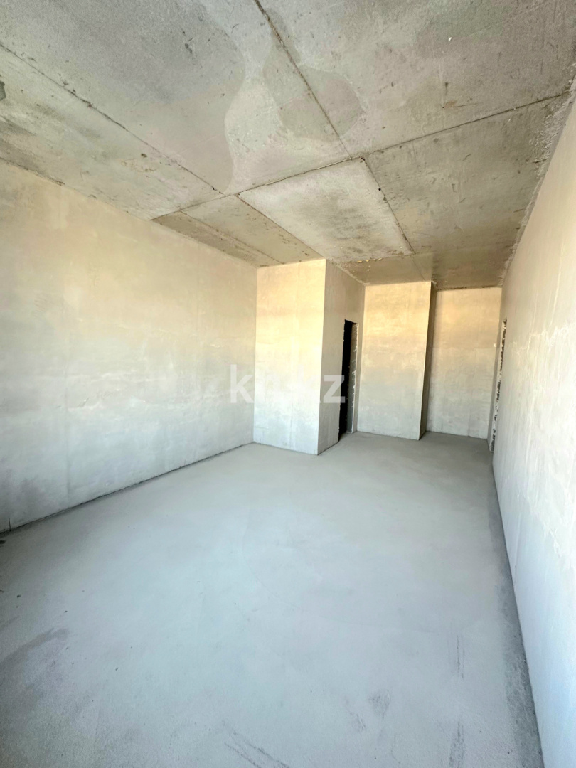 Продажа 2-комнатной квартиры, 79 м², ул. Байтерекова, дом  2б в Шымкенте - фото 18