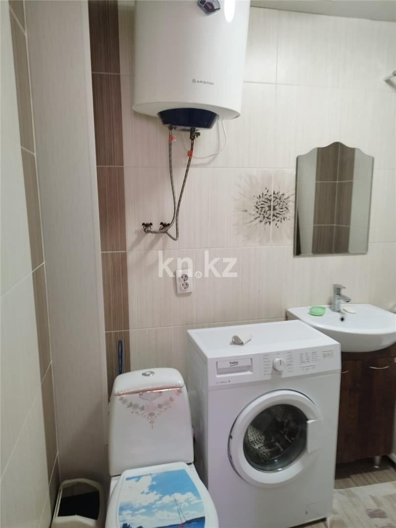 Продажа 2-комнатной квартиры, 47 м², ул. Ермекова, дом  58 в Караганде - фото 8