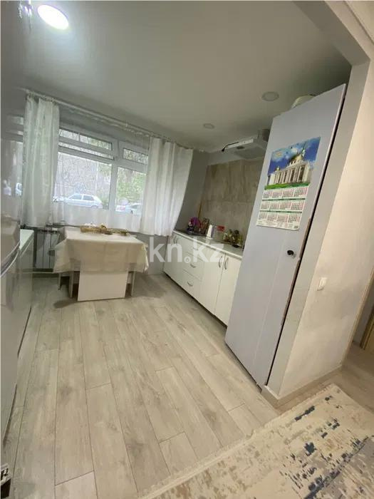 Продажа 1-комнатной квартиры, 31 м², 13 мкр., дом  13 в Караганде - фото 3