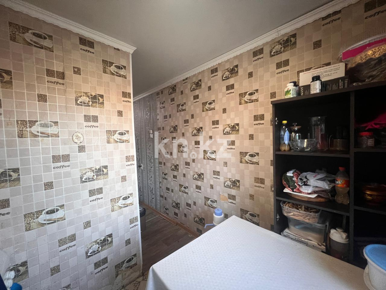 Продажа 3-комнатной квартиры, 61 м², 18 мкр., дом  22 в Караганде - фото 8