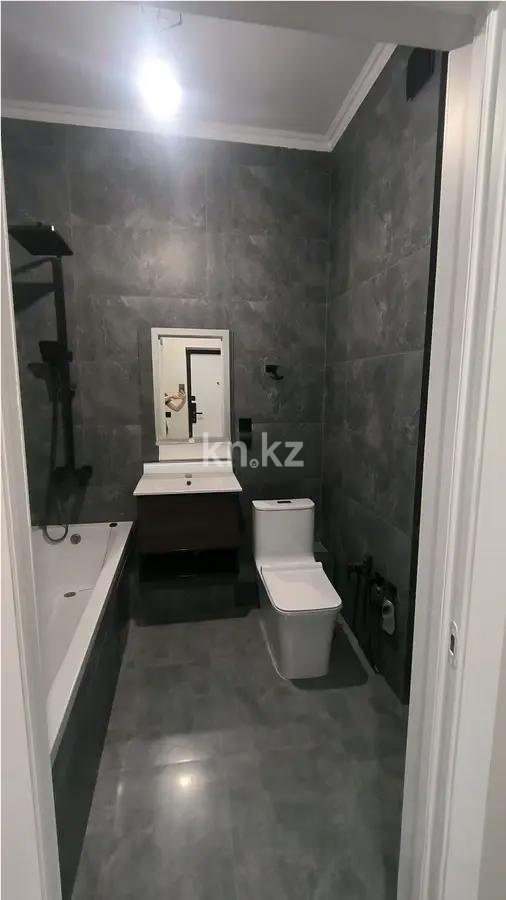 Продажа 2-комнатной квартиры, 64 м², ул. Жарокова, дом  218 в Алматы - фото 4