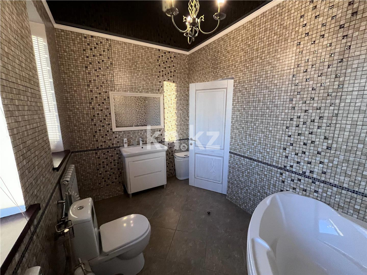 Продажа 5-комнатного дома, 283.2 м² в Караганде - фото 18