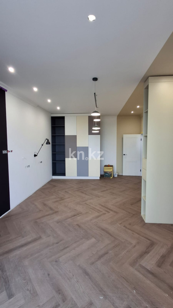 Продажа 3-комнатной квартиры, 102 м² в Уральске - фото 2