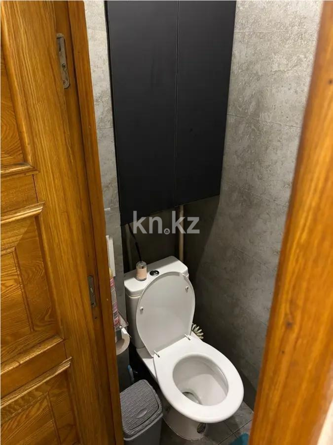 Продажа 4-комнатной квартиры, 66 м², ул. Толе би, дом  221 в Алматы - фото 4