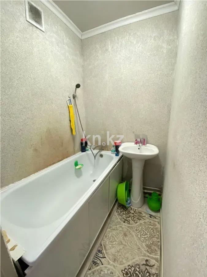 Продажа 2-комнатной квартиры, 46 м², 15-й мкр., дом  28 в Караганде - фото 4