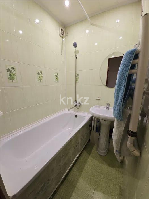 Продажа 3-комнатной квартиры, 62 м², мкр-н Восток-2, дом  14 в Караганде - фото 5