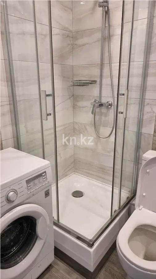 Продажа 3-комнатной квартиры, 59 м², ул. Жарокова, дом  39 в Алматы - фото 3