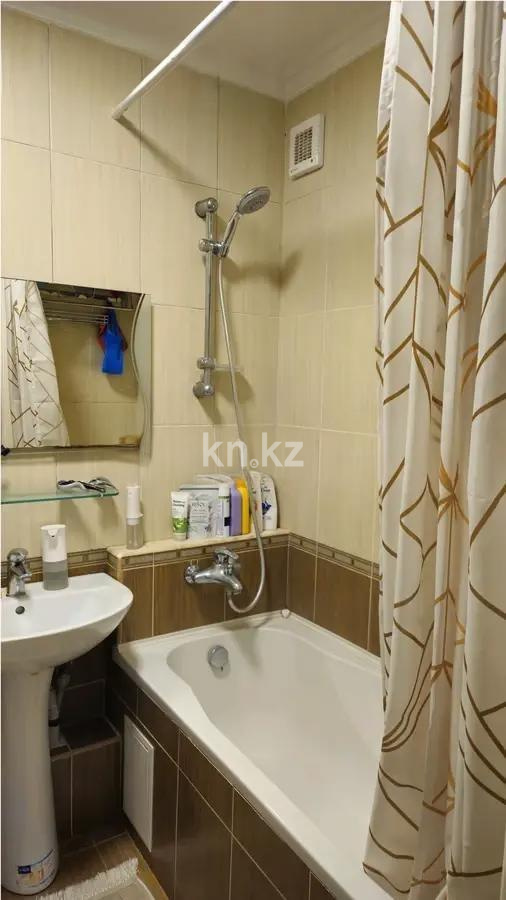 Продажа 3-комнатной квартиры, 59 м², ул. Каирбекова, дом  21 в Алматы - фото 6