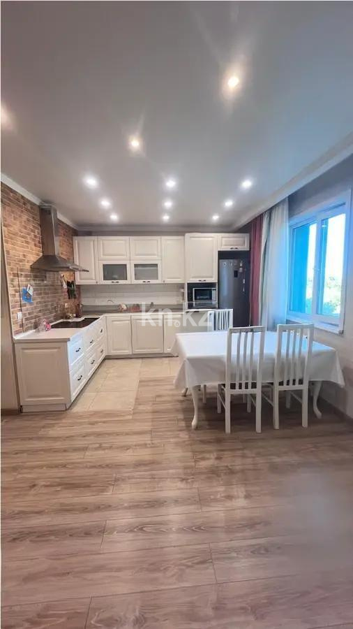 Продажа 3-комнатной квартиры, 97 м², ул. Абая, дом  61/2 в Караганде - фото 4