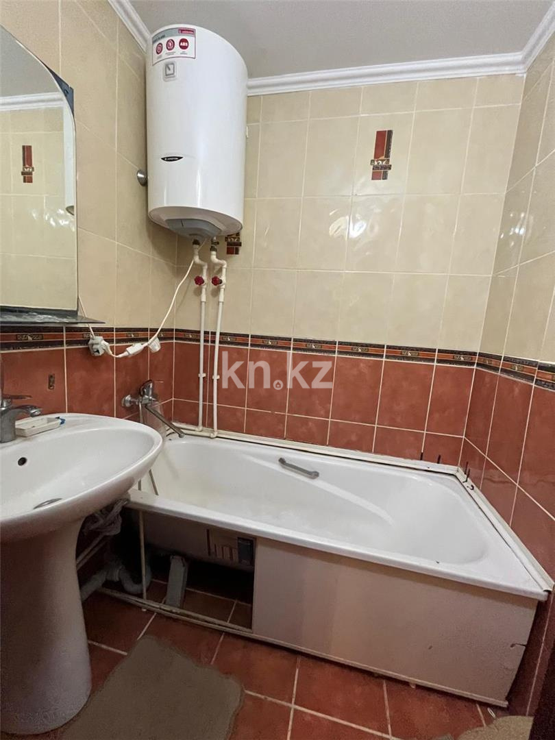Продажа 3-комнатной квартиры, 70 м², ул. Таттимбета, дом  19 в Караганде - фото 11