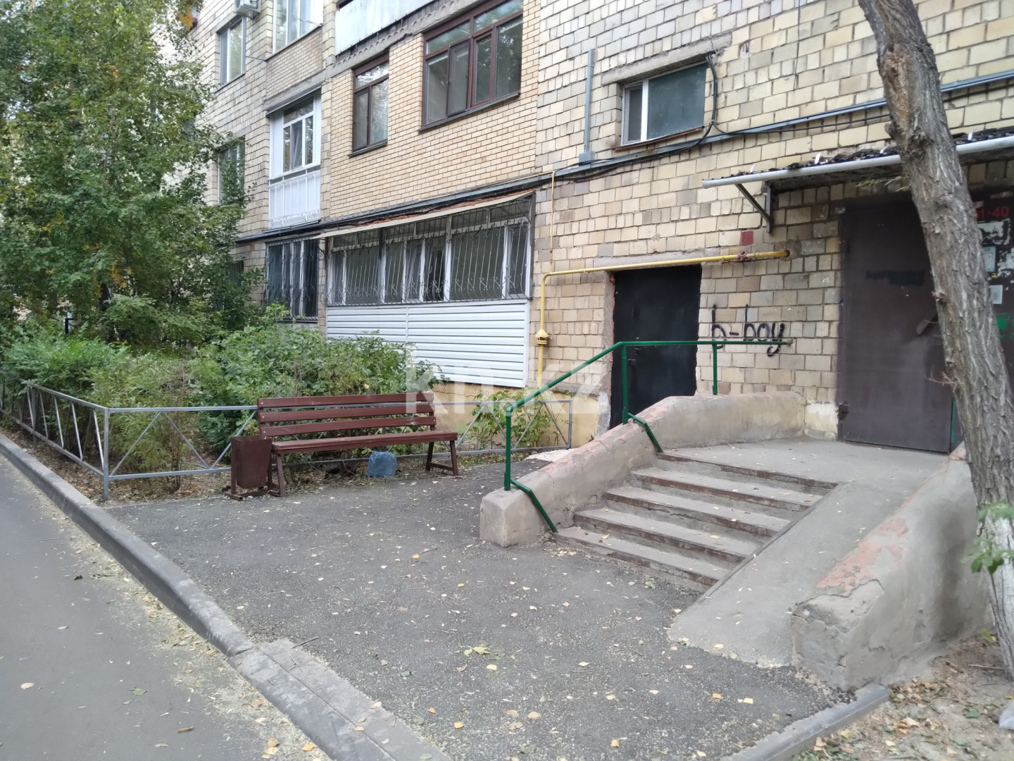 Продажа 4-комнатной квартиры, 76 м², пр. Назарбаева, дом  51 в Караганде - фото 2