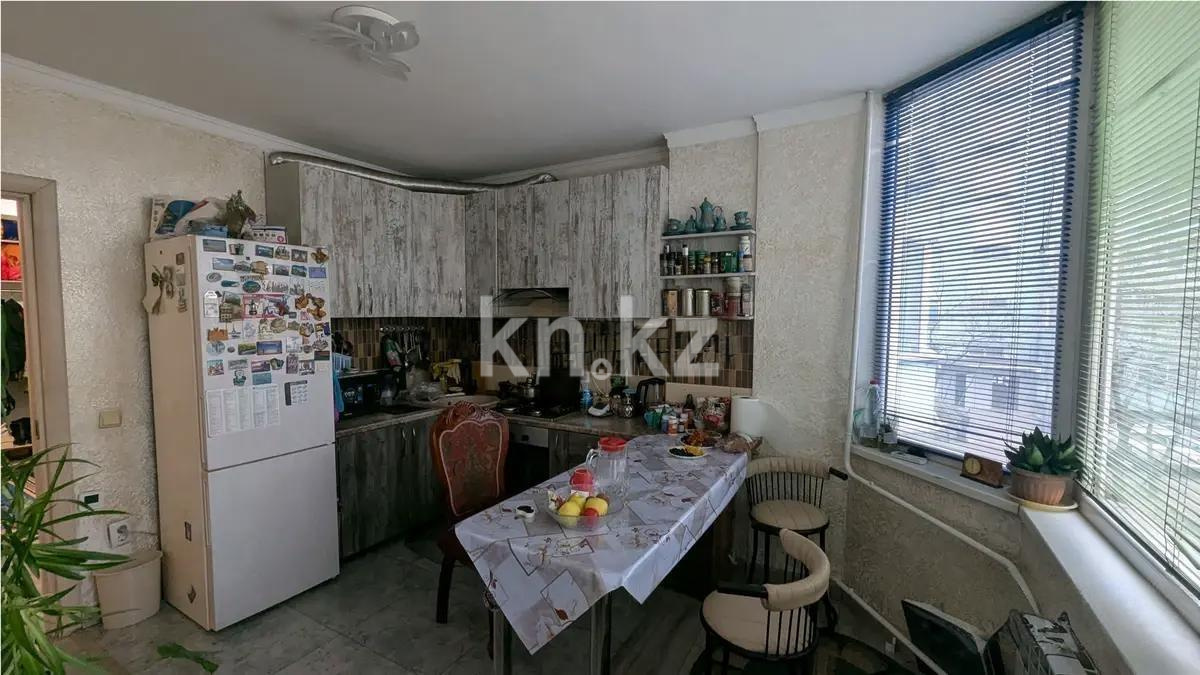 Продажа 3-комнатной квартиры, 74.2 м², пр. Райымбека, дом  247б в Алматы - фото 2