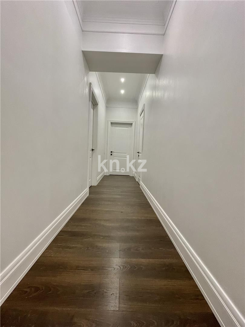 Продажа 7-комнатной квартиры, 178 м², мкр-н Гульдер-1 в Караганде - фото 32