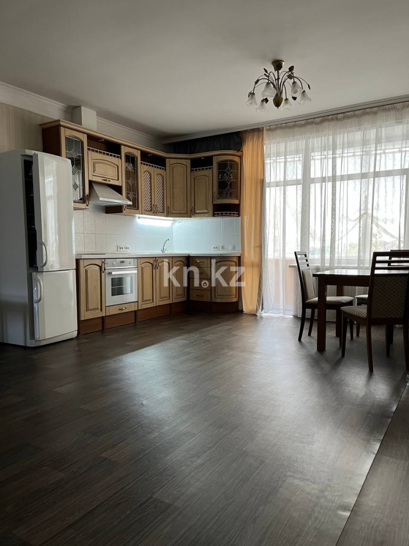 Продажа 4-комнатной квартиры, 136 м², ул. Аманжолова, дом  65/4 в Караганде
