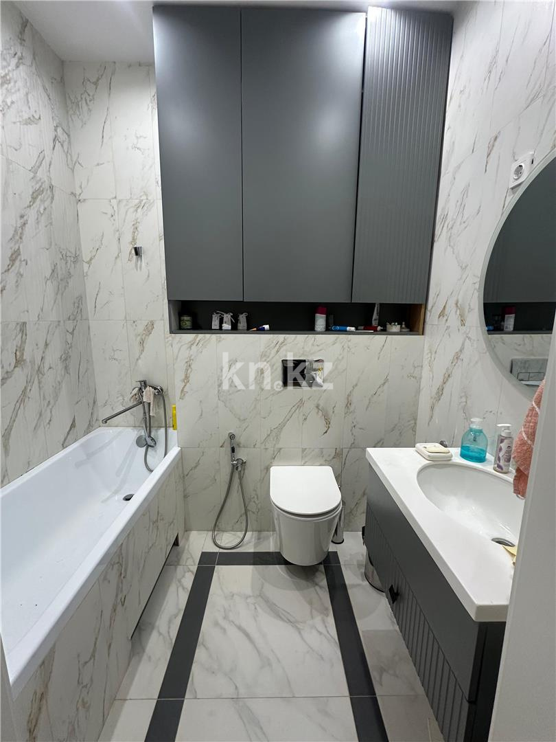 Продажа 4-комнатной квартиры, 104 м², пр. Республики, дом  участок 1/7 в Караганде - фото 16