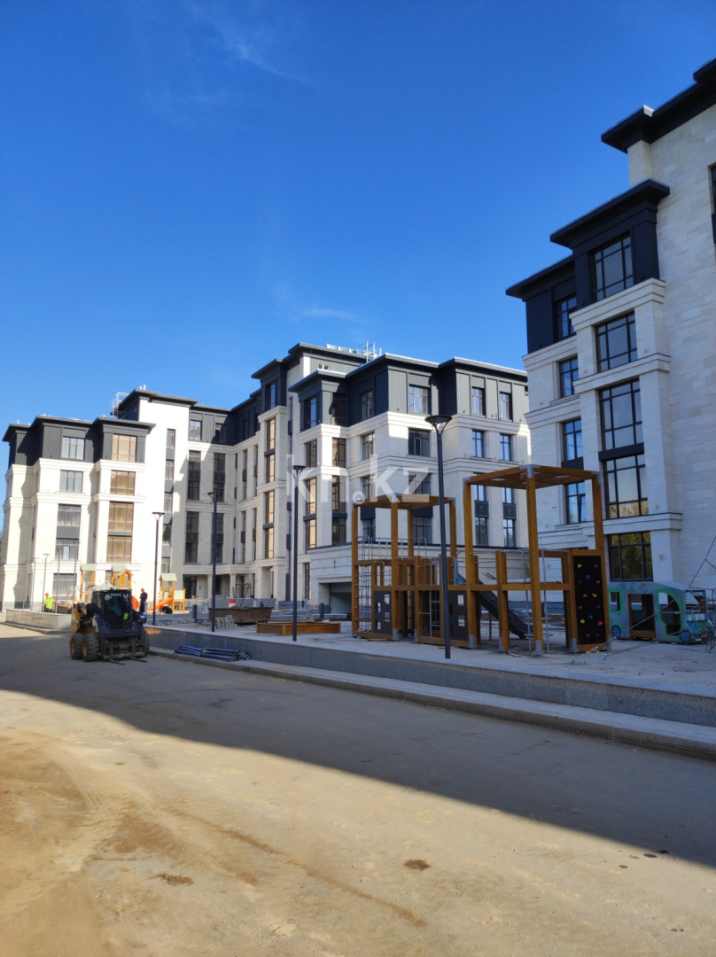 Продажа 2-комнатной квартиры, 91.5 м², ул. Аманжолова, дом  100 в Караганде - фото 2