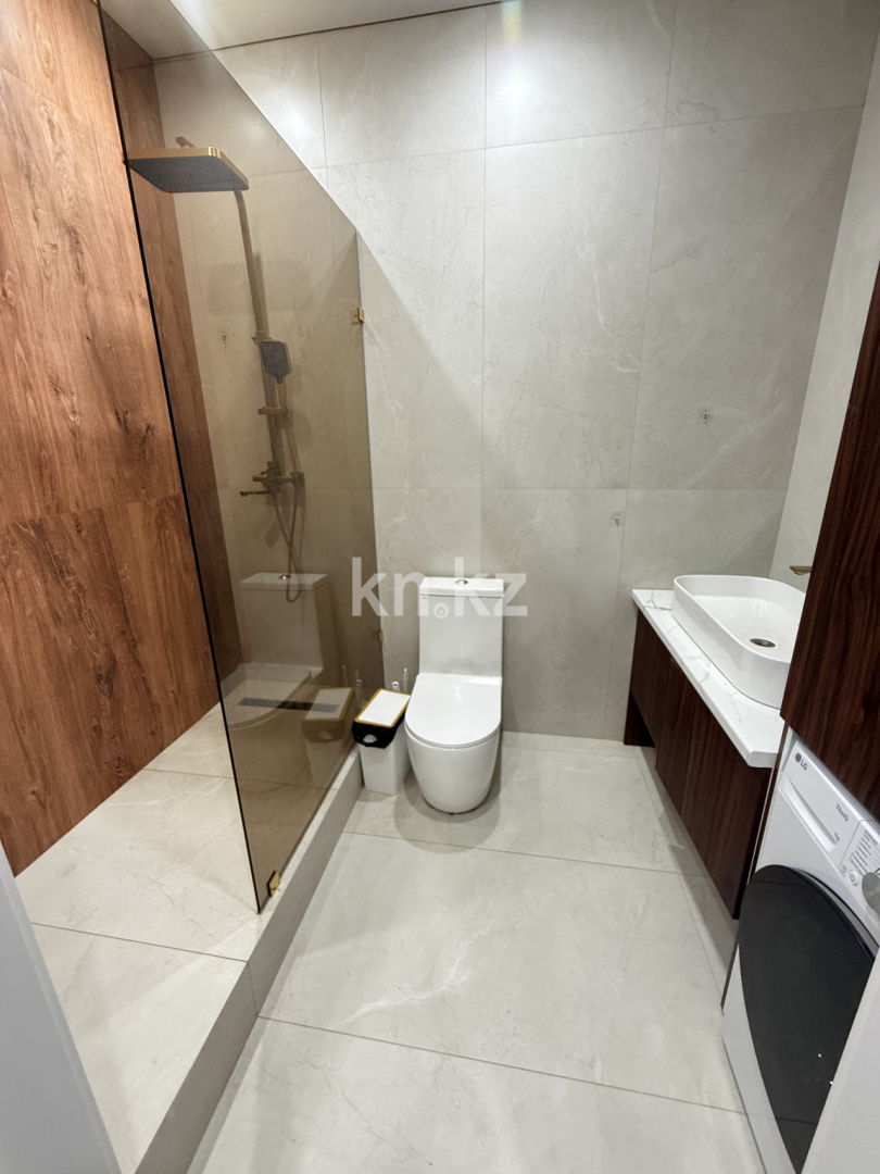 Продажа 2-комнатной квартиры, 70 м², ул. Букетова, дом  3 в Караганде - фото 13