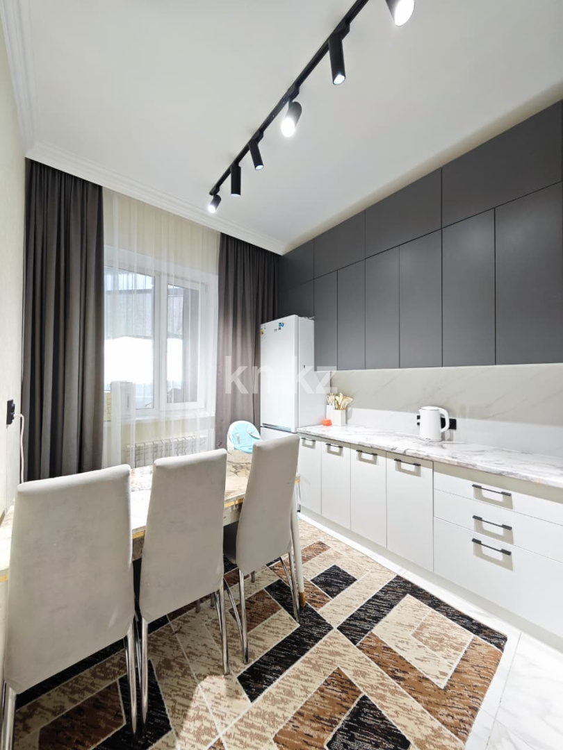 Продажа 4-комнатной квартиры, 90 м², ул. Дюсембекова, дом  44/2 в Караганде - фото 6