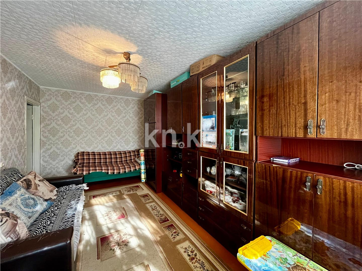 Продажа 3-комнатной квартиры, 61 м², 16-й мкр., дом  49 в Караганде - фото 2