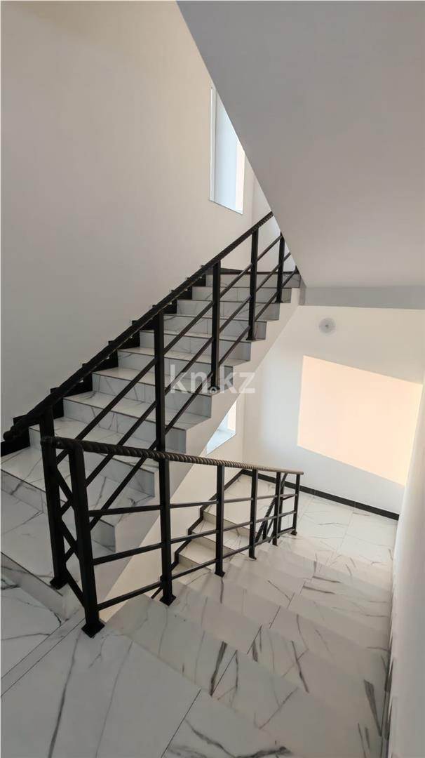 Продажа 3-комнатной квартиры, 63 м², ул. Университетская, дом  28/19 в Караганде - фото 11