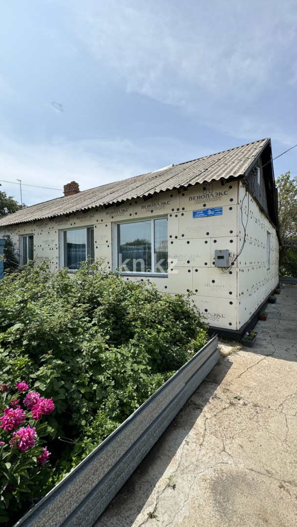 Продажа 3-комнатного дома, 82.7 м², Гагарина, дом  8/2 в Карагандинской области