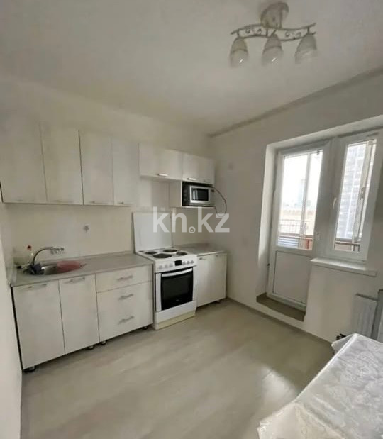 Аренда 1-комнатной квартиры, 38 м² в Астане