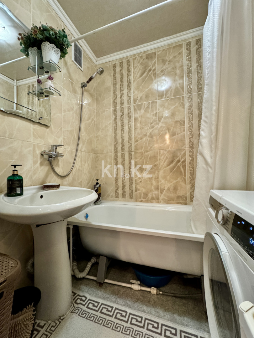 Продажа 4-комнатной квартиры, 77 м², ул. Гапеева, дом  12 в Караганде - фото 35