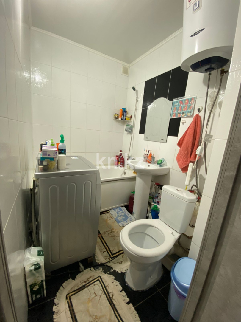 Продажа 3-комнатной квартиры, 47.8 м², мкр-н Восток-2 в Караганде - фото 11