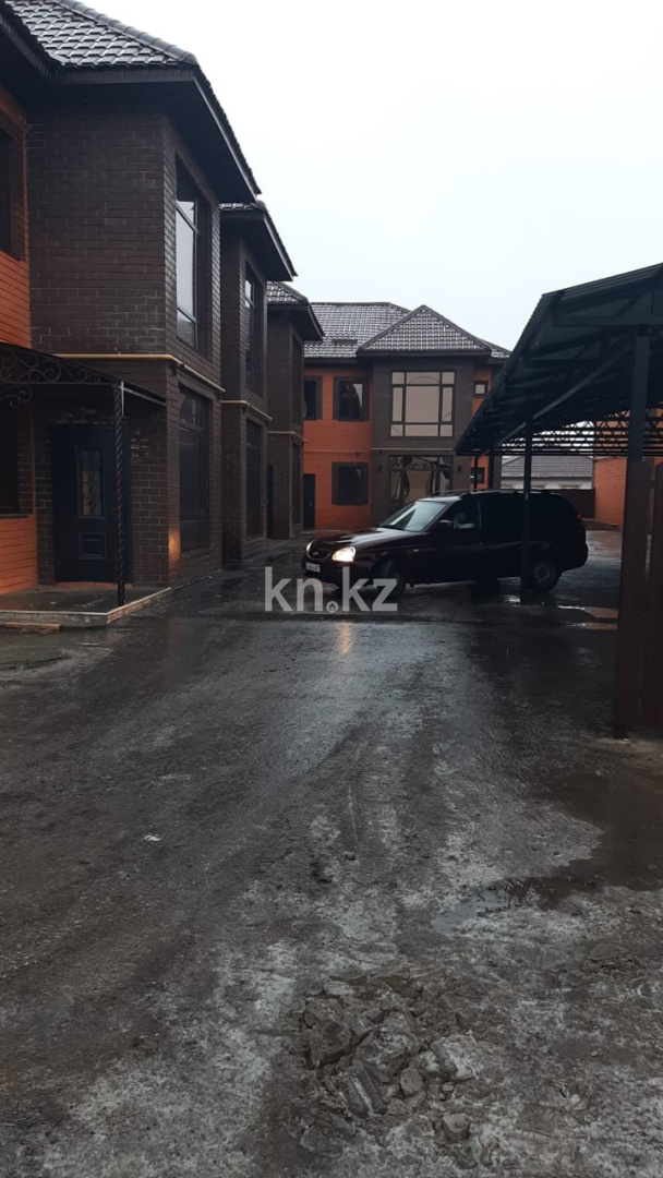 Продажа 4-комнатной квартиры, 116 м², ул. Ихсанова в Уральске - фото 2