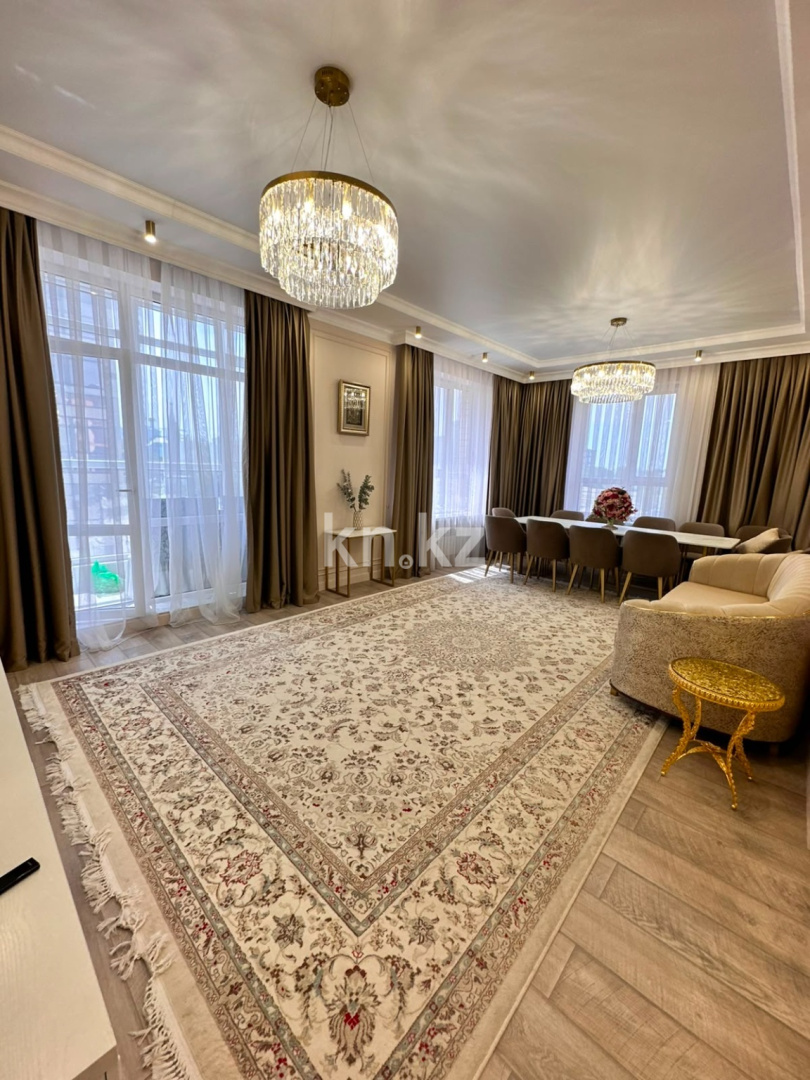 Продажа 5-комнатной квартиры, 160 м² в Караганде