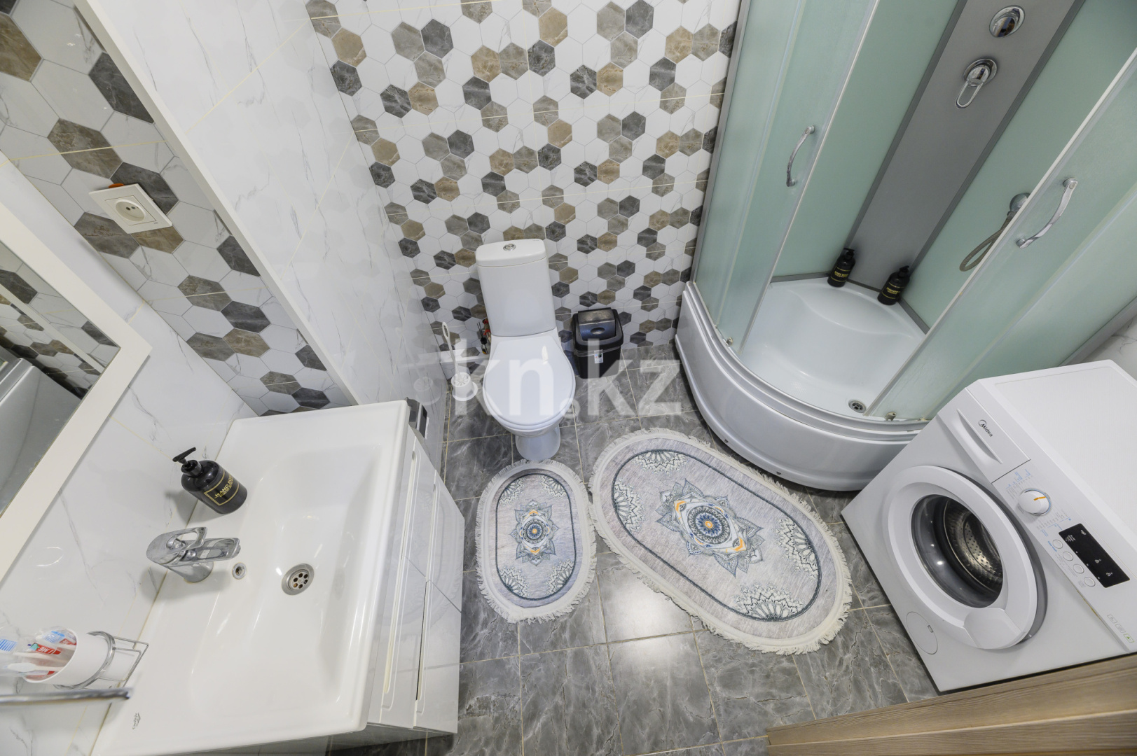 Аренда 1-комнатной квартиры посуточно, 45 м² в Алматы - фото 17