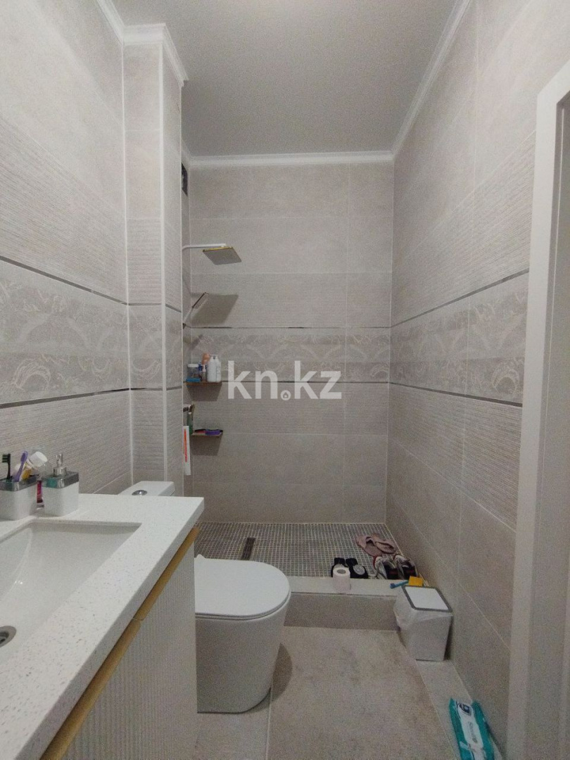 Продажа 2-комнатной квартиры, 72.3 м², ул. Алии Молдагуловой в Уральске - фото 15