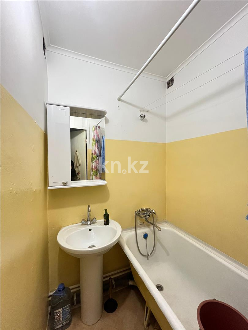 Продажа 2-комнатной квартиры, 44 м², ул. Муканова, дом  24 в Караганде - фото 10