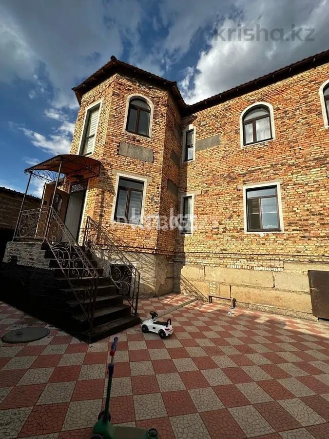 Продажа 6-комнатного дома, 362 м², ул. Жандарбековой в Караганде