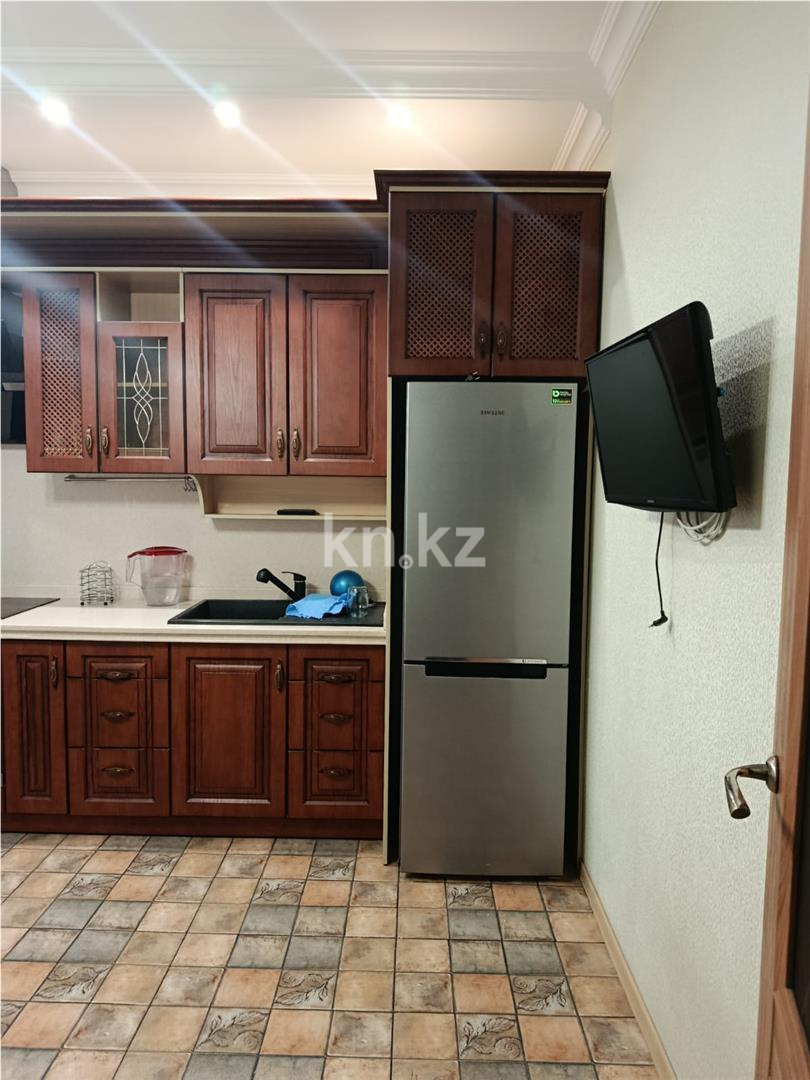 Продажа 3-комнатной квартиры, 90 м², ул. Ермекова в Караганде - фото 6