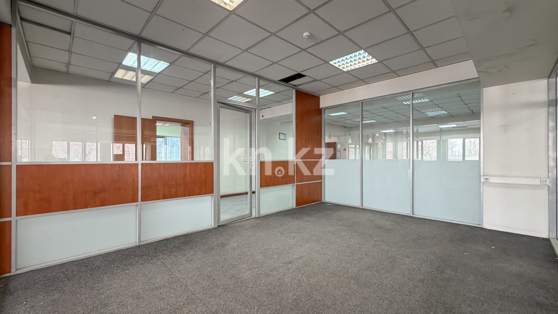 Продажа помещения, 911 м² в Алматы - фото 24