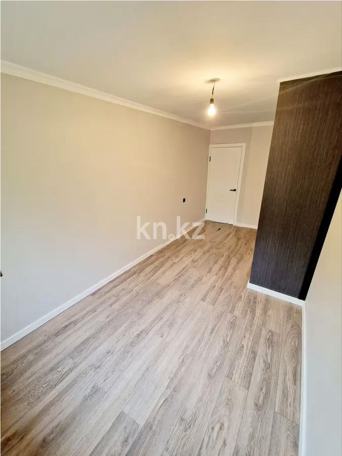 Продажа 3-комнатной квартиры, 59 м², мкр-н 4, дом  21 в Алматы - фото 2