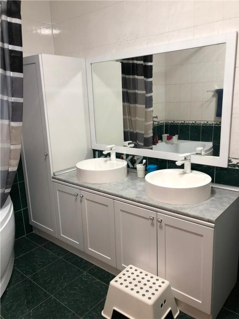 Продажа 3-комнатной квартиры, 96 м², ул. Абая, дом  61/2 в Караганде - фото 12