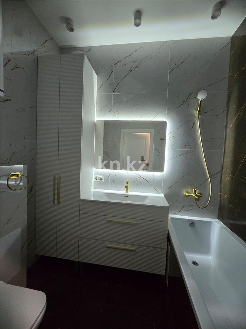 Продажа 3-комнатной квартиры, 75 м², ул. Жанибекова, дом  118 в Караганде - фото 19