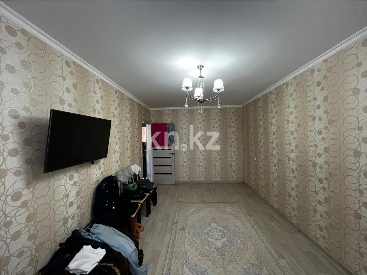 Продажа 3-комнатной квартиры, 63 м², 15-й мкр., дом  16 в Караганде - фото 3