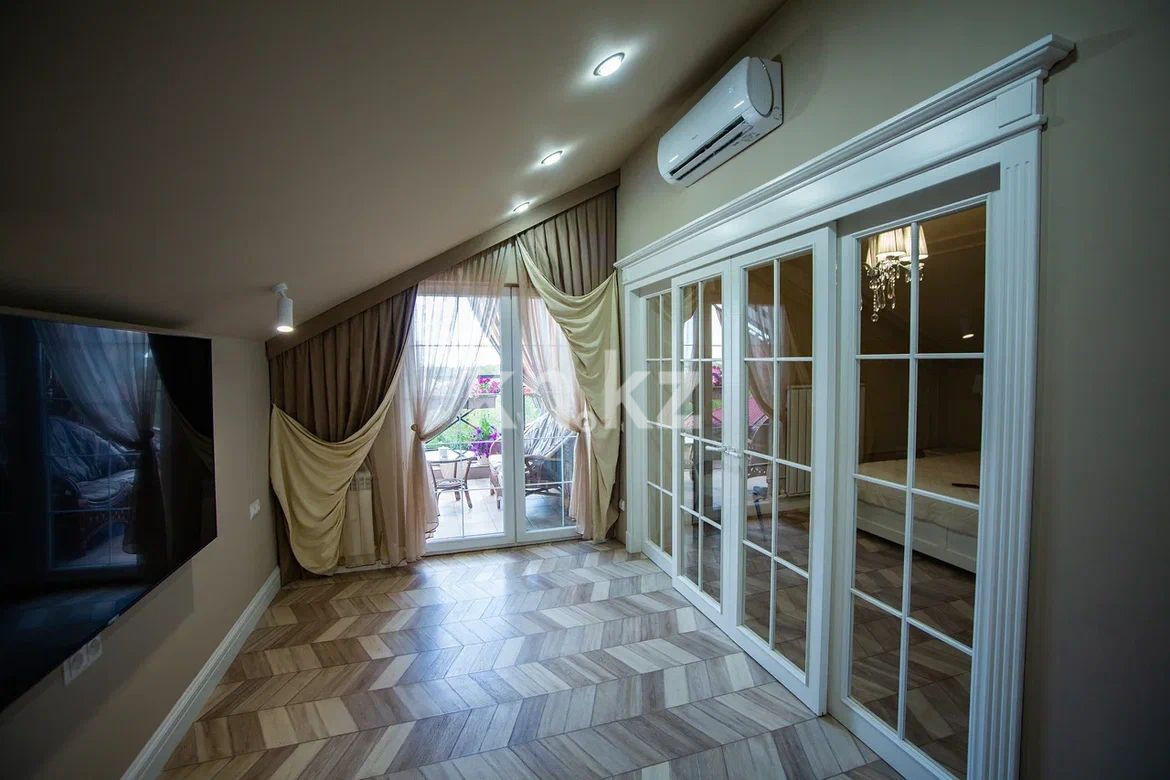 Продажа 5-комнатной квартиры, 154 м², ул. Аманжолова, дом  94/3 в Караганде - фото 19