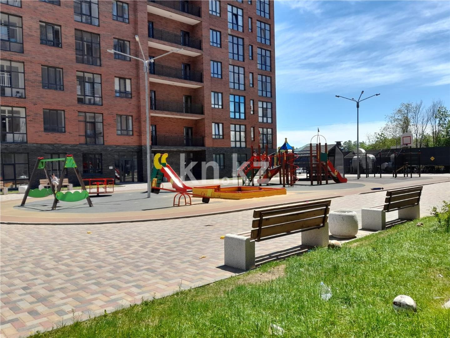 Продажа 3-комнатной квартиры, 97 м², ул. Муканова в Караганде - фото 19