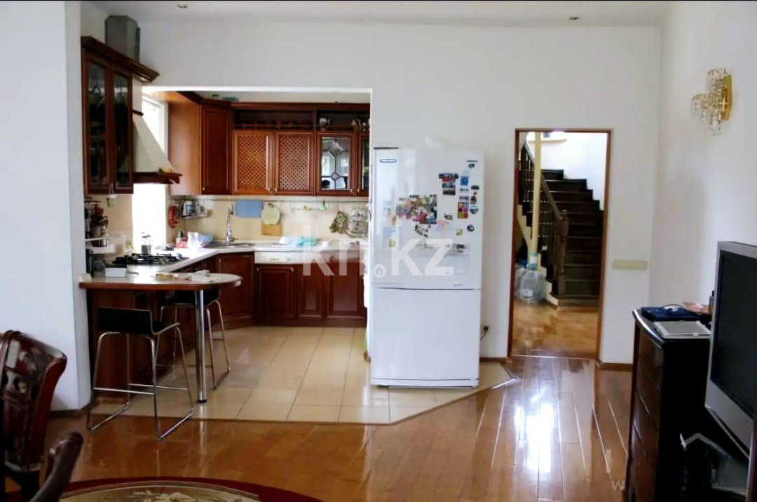 Продажа 7-комнатного дома, 379 м², мкр-н Самал-3 в Уральске - фото 8