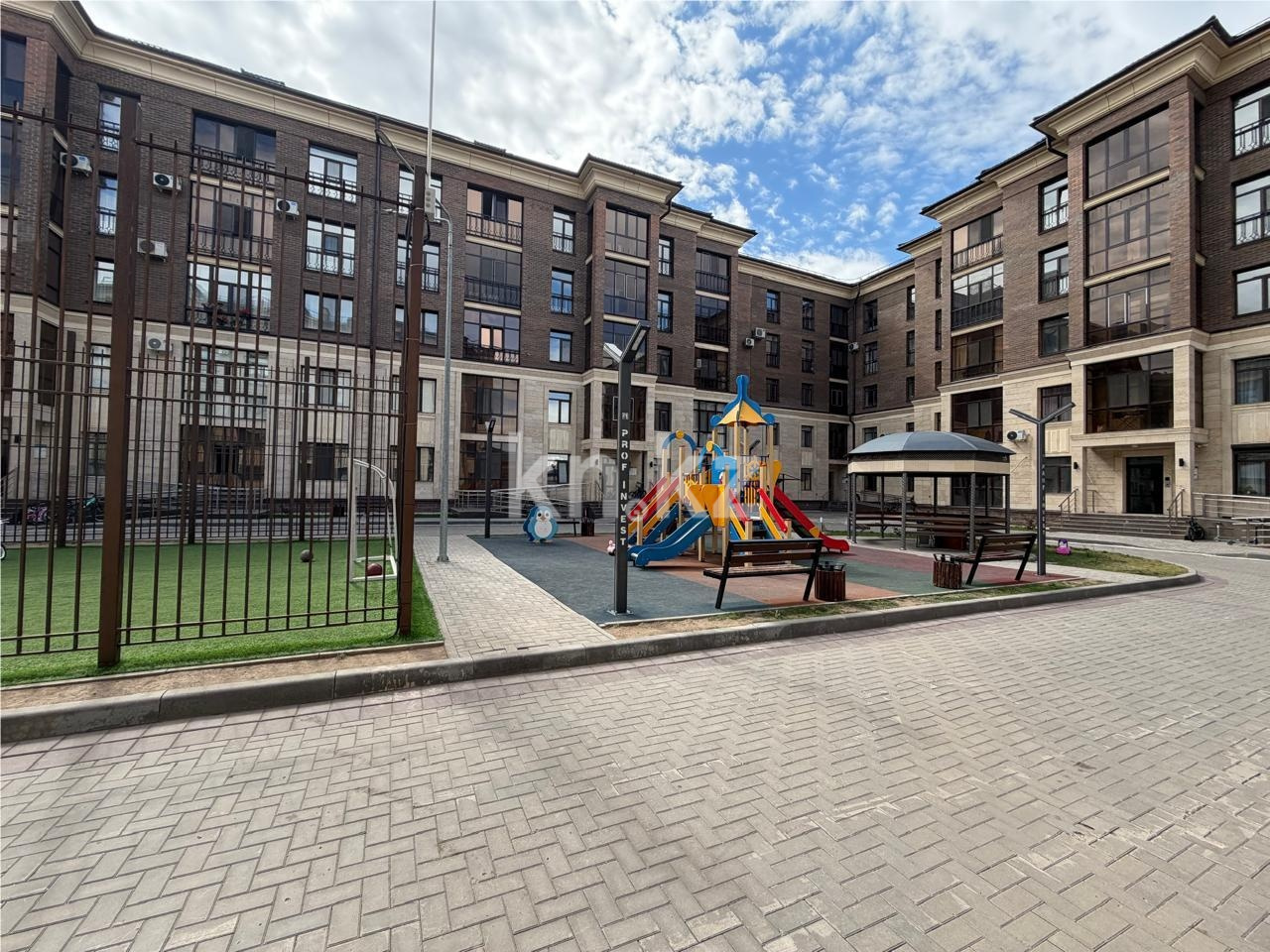 Продажа 4-комнатной квартиры, 118 м² в Караганде