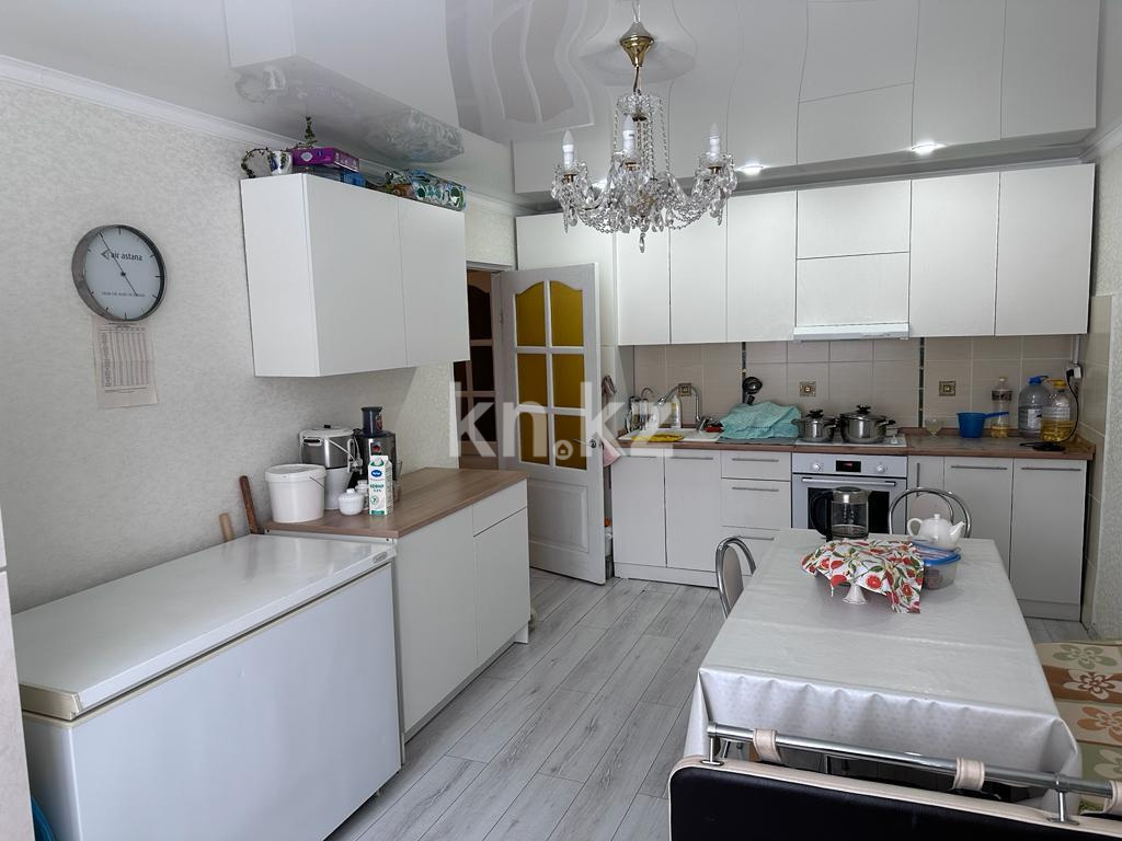 Продажа 3-комнатной квартиры, 102 м², ул. Муканова в Караганде - фото 9