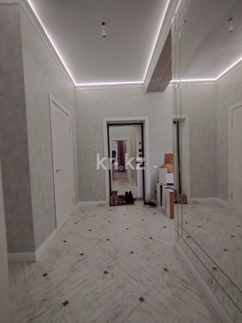 Продажа 2-комнатной квартиры, 72.3 м², ул. Алии Молдагуловой в Уральске - фото 7