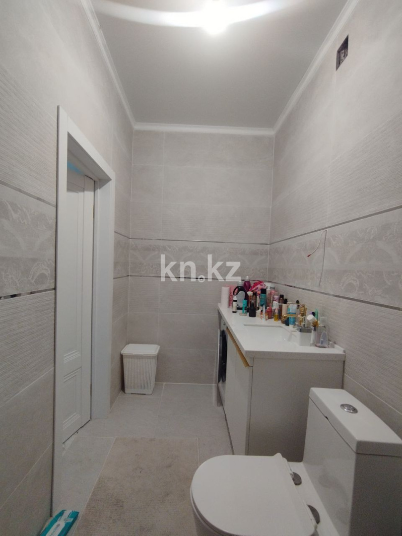 Продажа 2-комнатной квартиры, 72.3 м², ул. Алии Молдагуловой в Уральске - фото 14